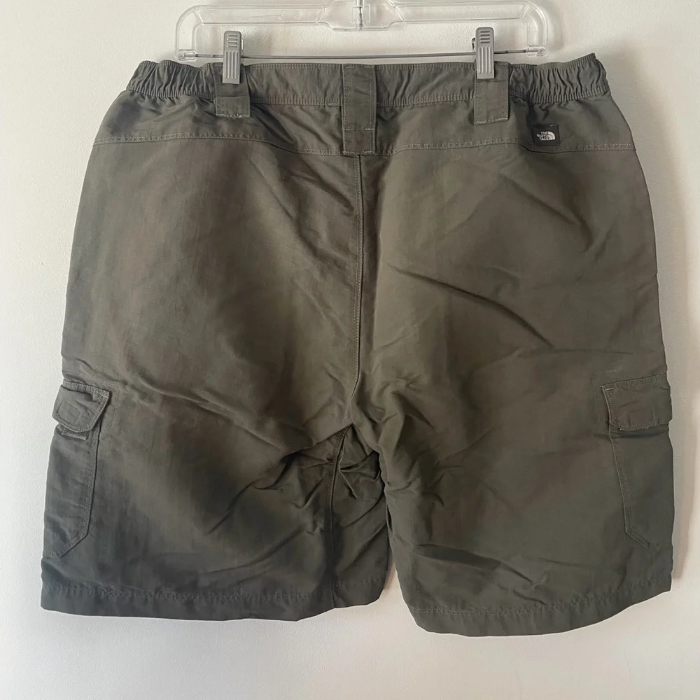 The North Face Utility Ripstop Cargo 9” Shorts Hiking Outdoor Olive Green Mens L